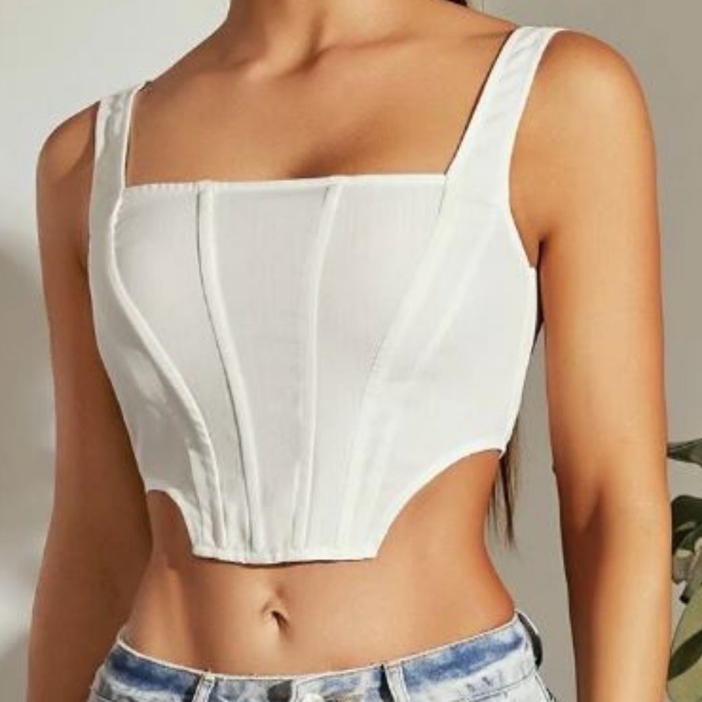SALE!! NWOT Hi low crop size 4. Never worn